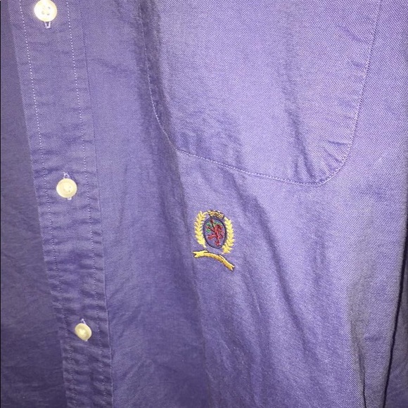 Men’s Tommy Hilfigire button down shirt - Picture 2 of 3